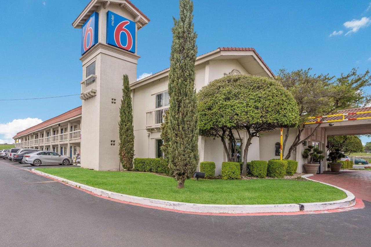 Motel 6-Dallas, TX - Market Center Buitenkant foto