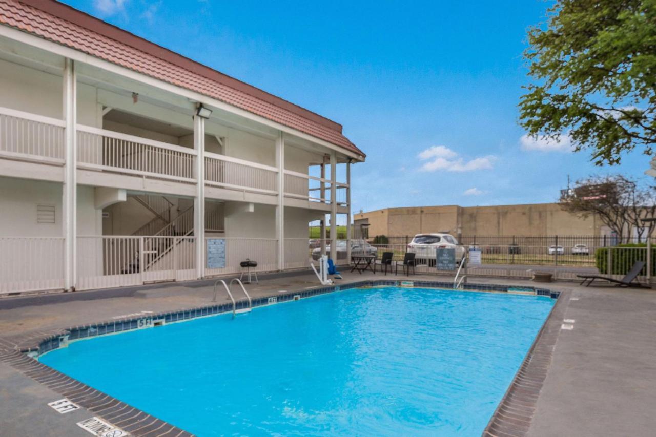 Motel 6-Dallas, TX - Market Center Buitenkant foto