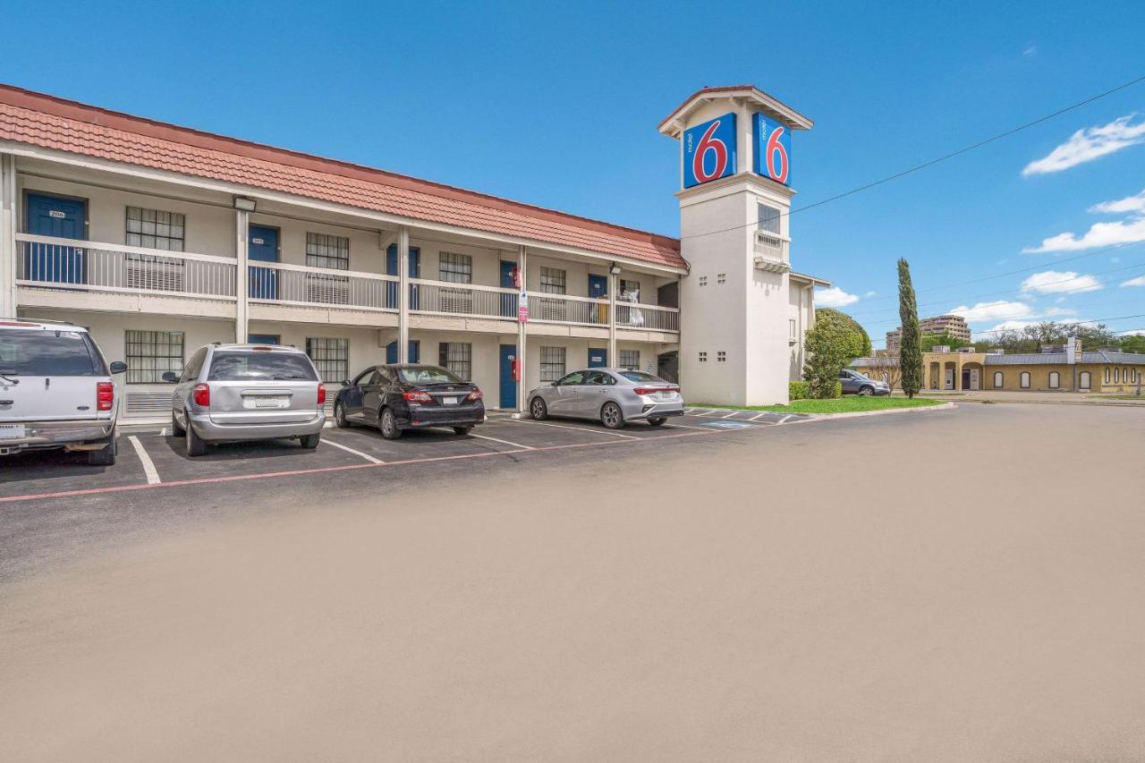 Motel 6-Dallas, TX - Market Center Buitenkant foto