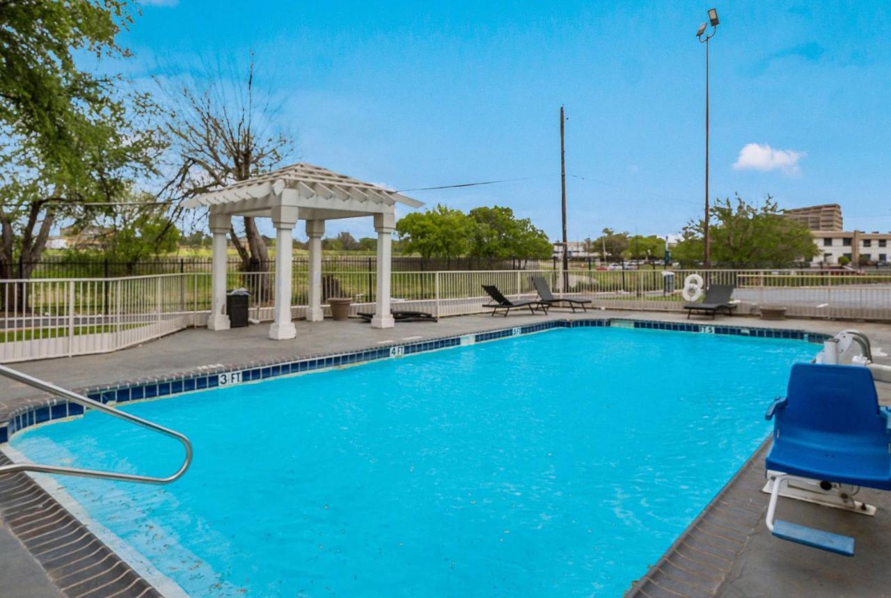 Motel 6-Dallas, TX - Market Center Buitenkant foto