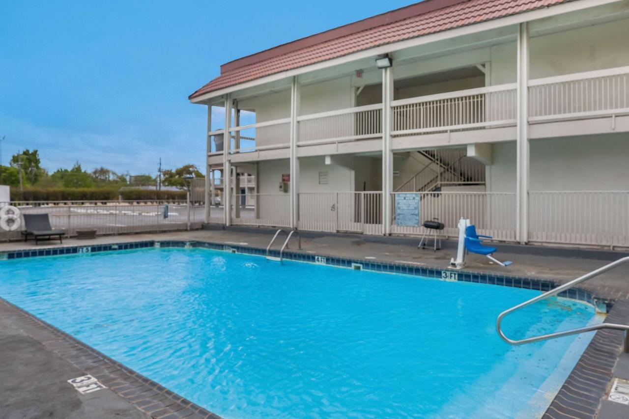 Motel 6-Dallas, TX - Market Center Buitenkant foto