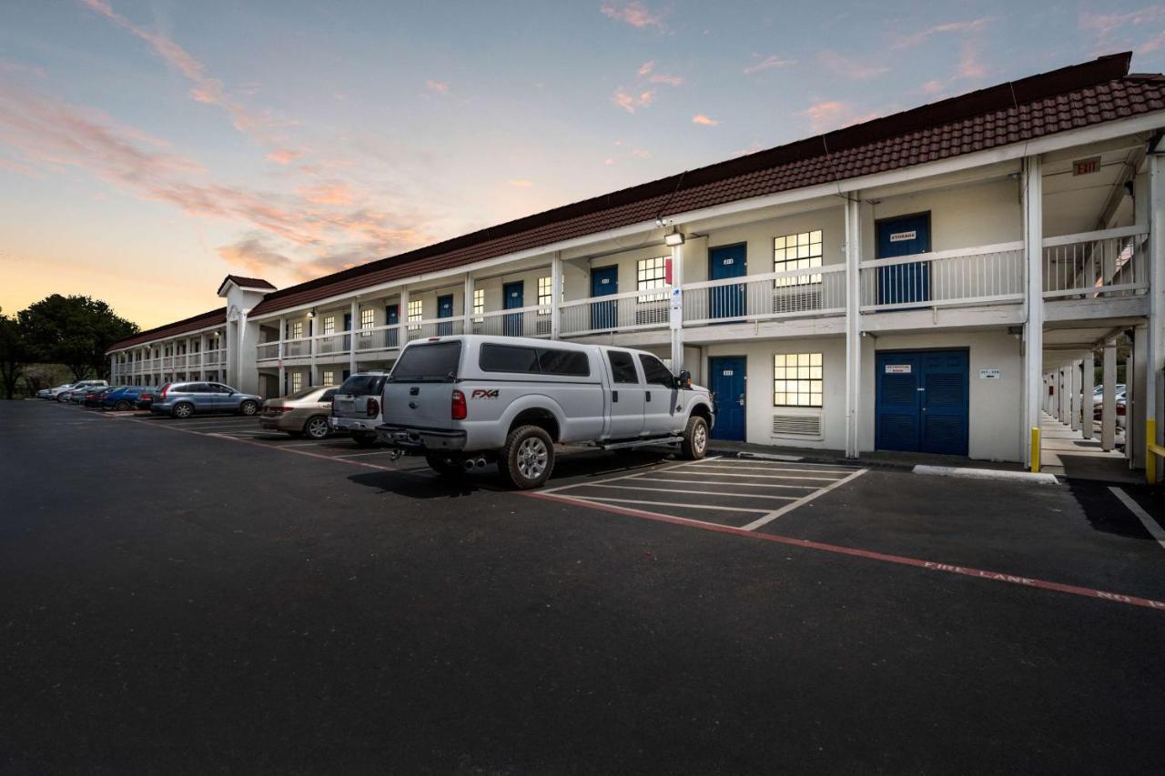 Motel 6-Dallas, TX - Market Center Buitenkant foto