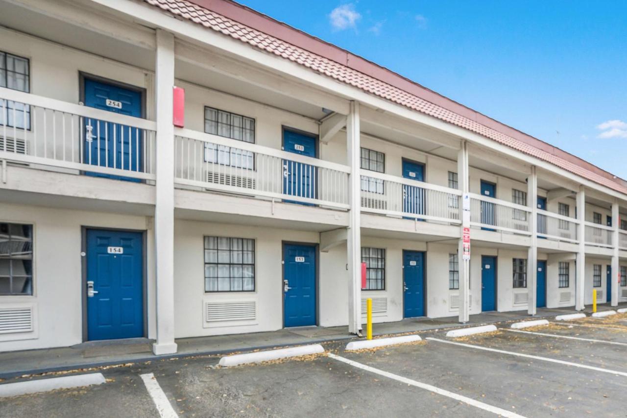 Motel 6-Dallas, TX - Market Center Buitenkant foto