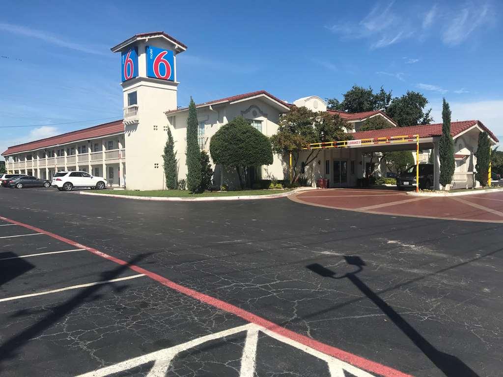 Motel 6-Dallas, TX - Market Center Buitenkant foto
