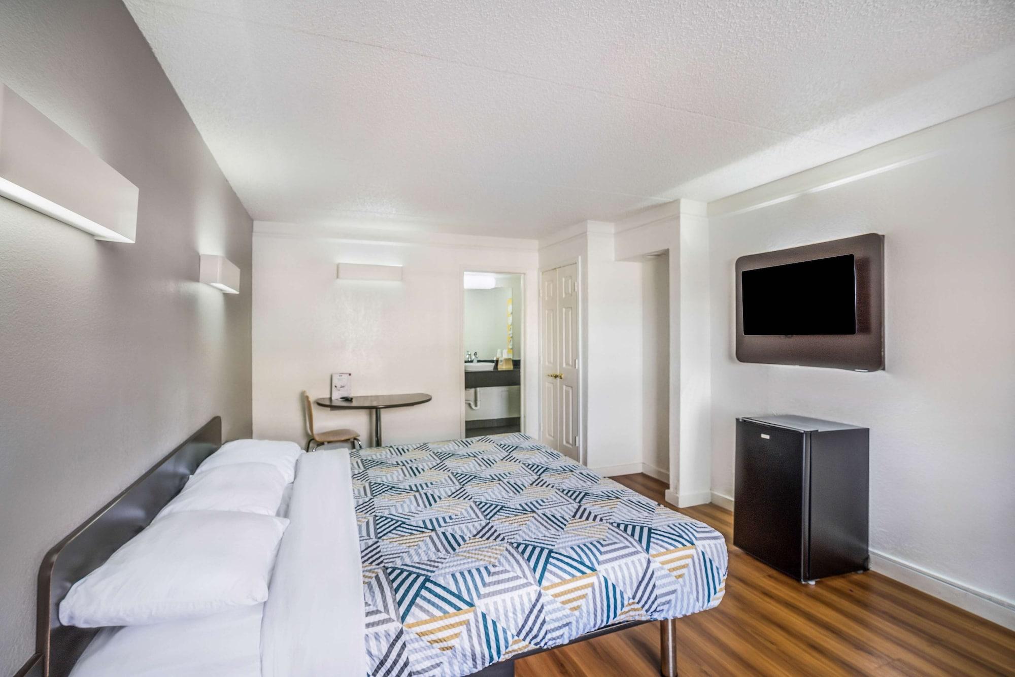 Motel 6-Dallas, TX - Market Center Buitenkant foto