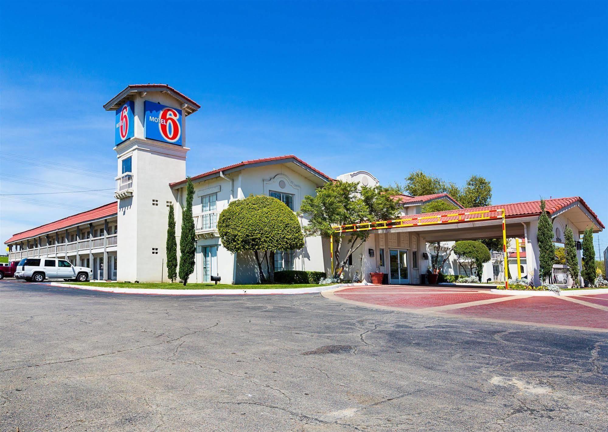 Motel 6-Dallas, TX - Market Center Buitenkant foto