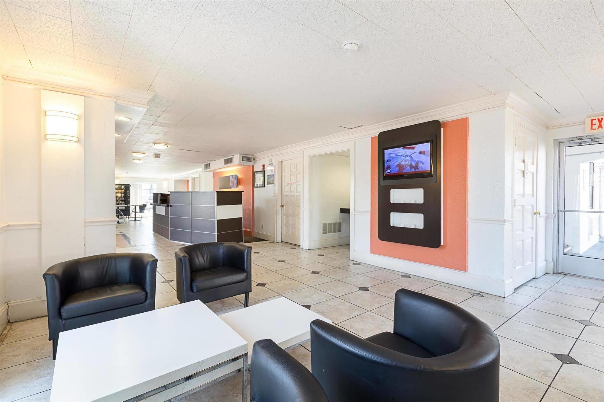 Motel 6-Dallas, TX - Market Center Buitenkant foto