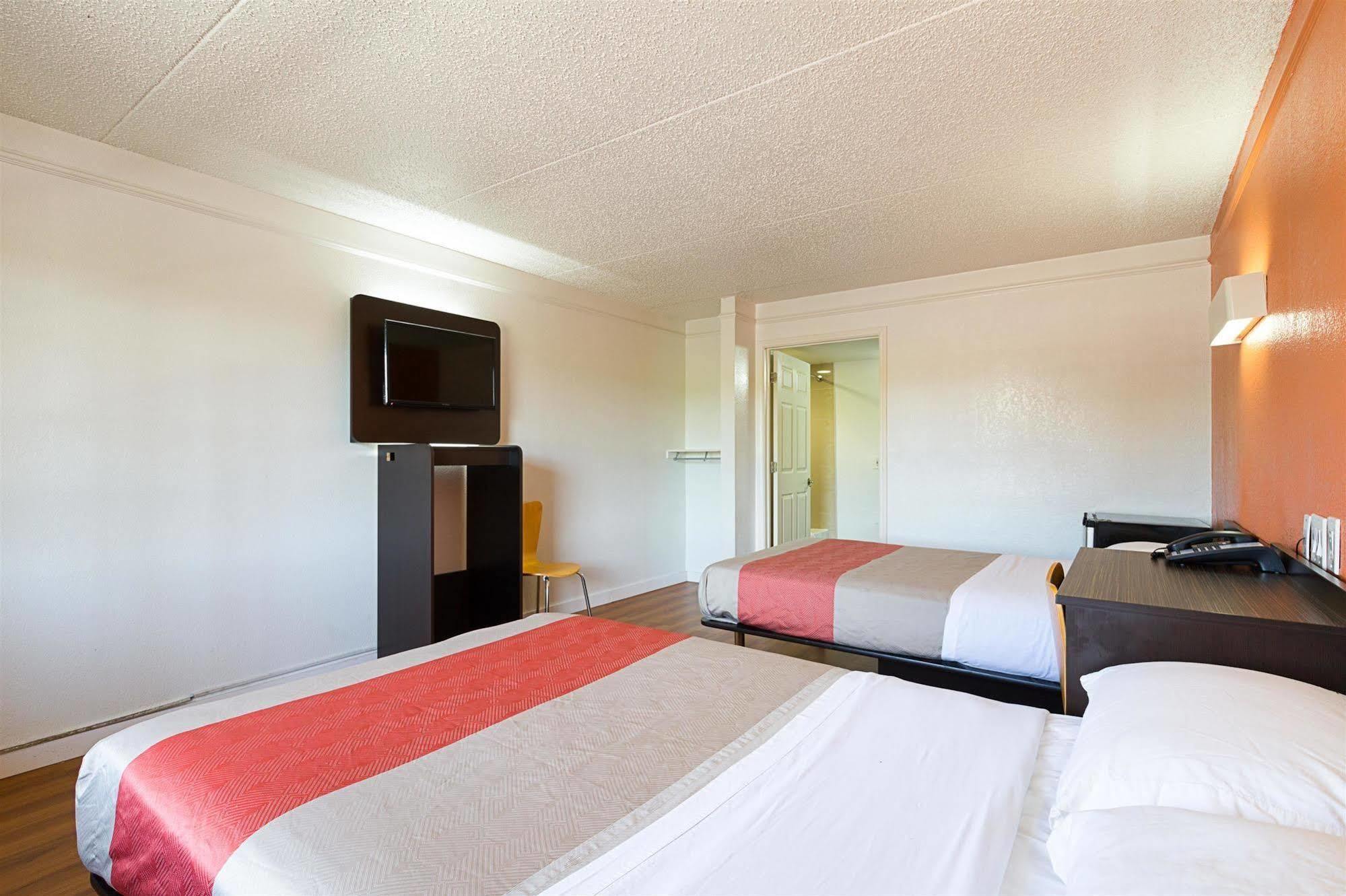 Motel 6-Dallas, TX - Market Center Buitenkant foto