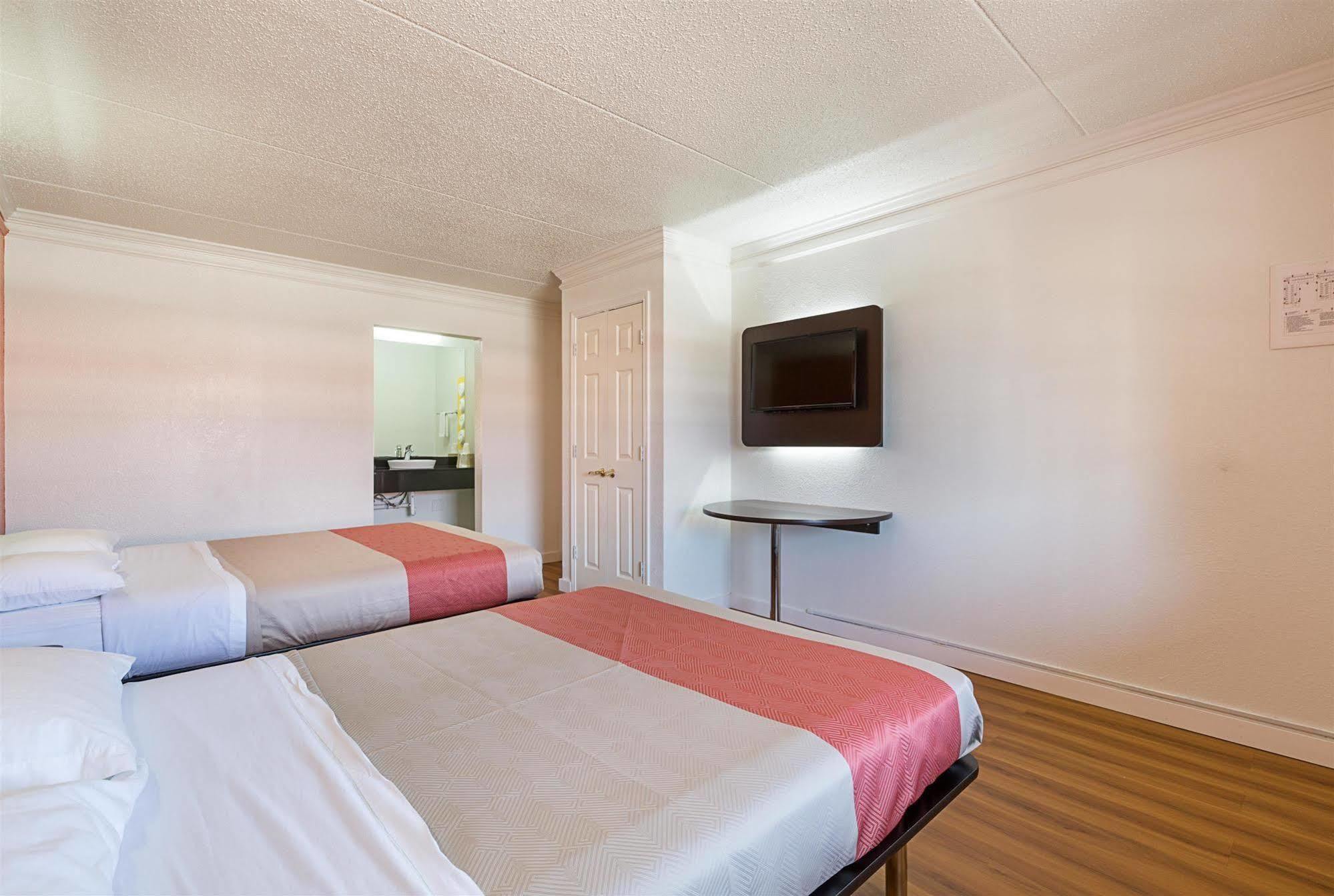 Motel 6-Dallas, TX - Market Center Buitenkant foto