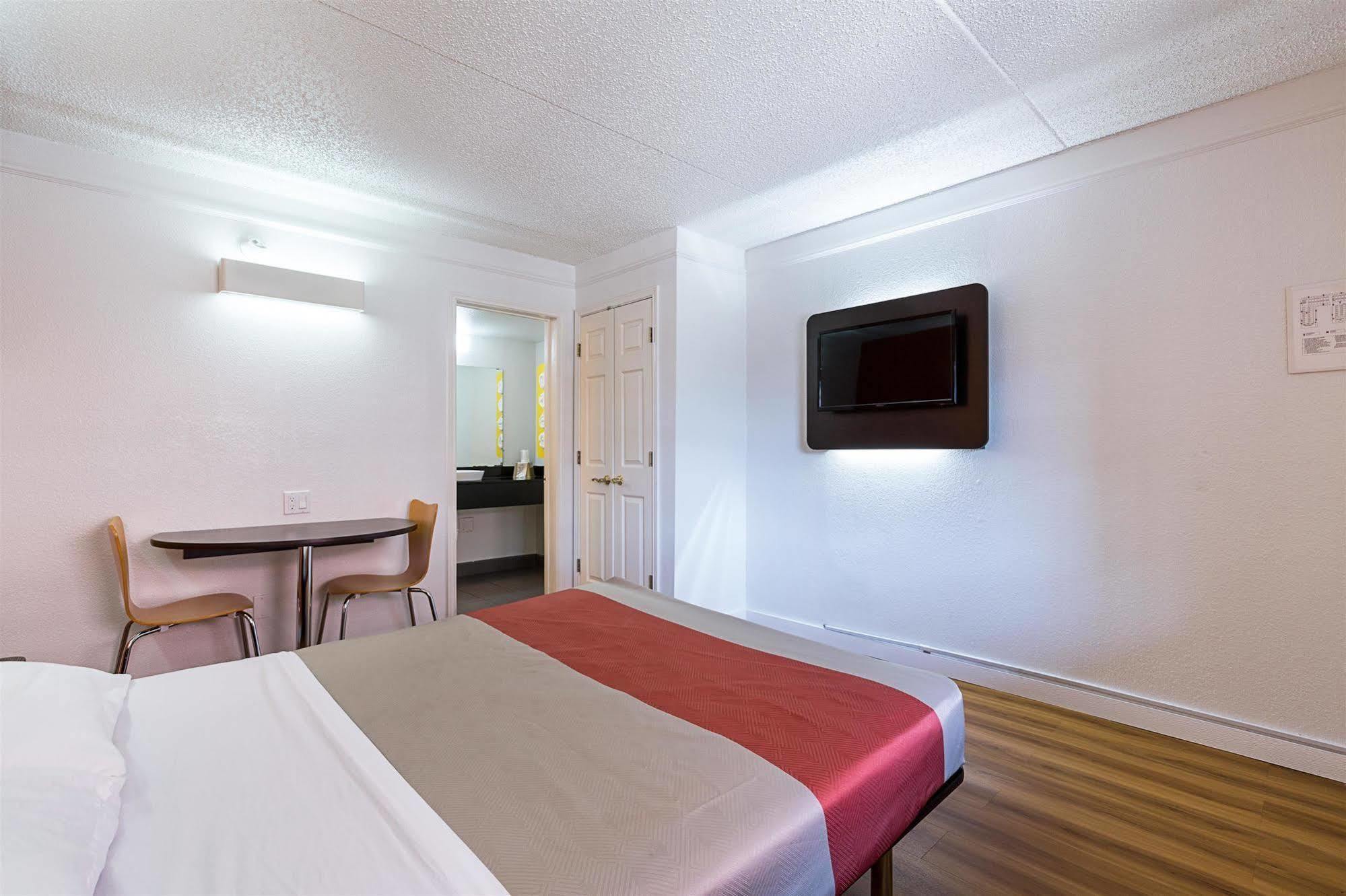 Motel 6-Dallas, TX - Market Center Buitenkant foto