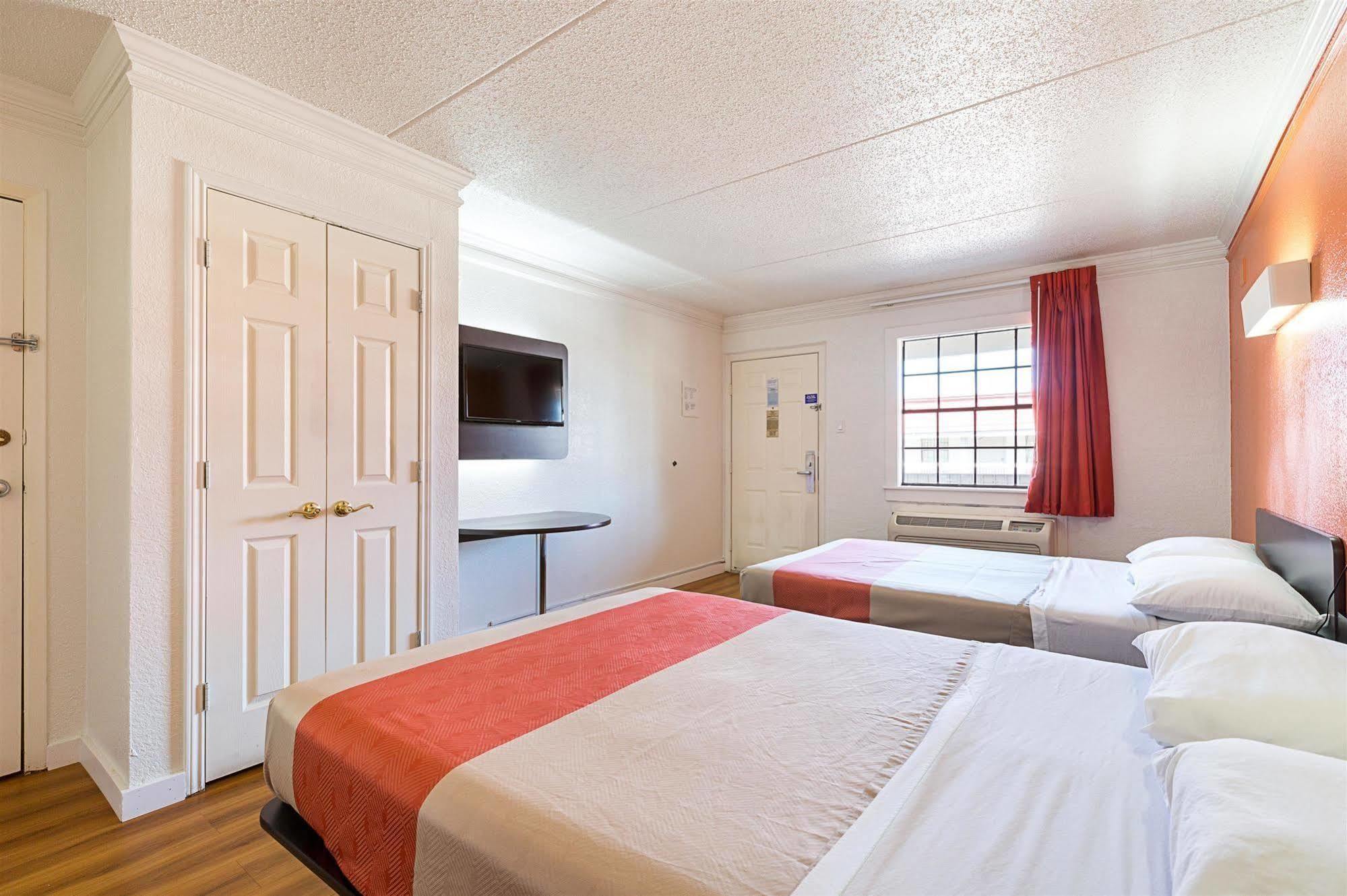 Motel 6-Dallas, TX - Market Center Buitenkant foto