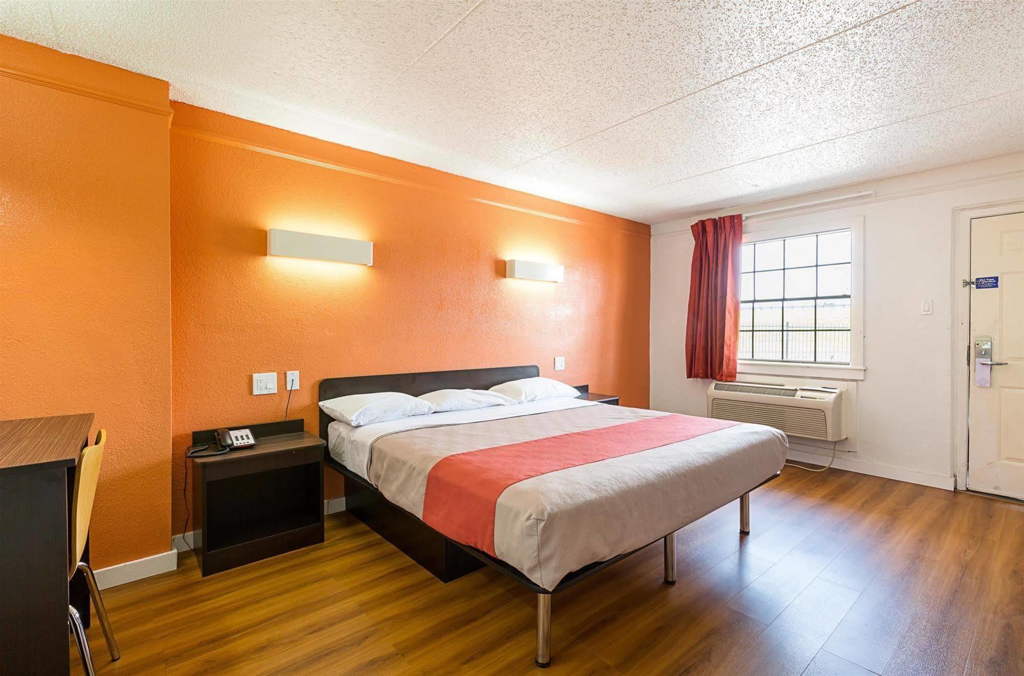 Motel 6-Dallas, TX - Market Center Buitenkant foto